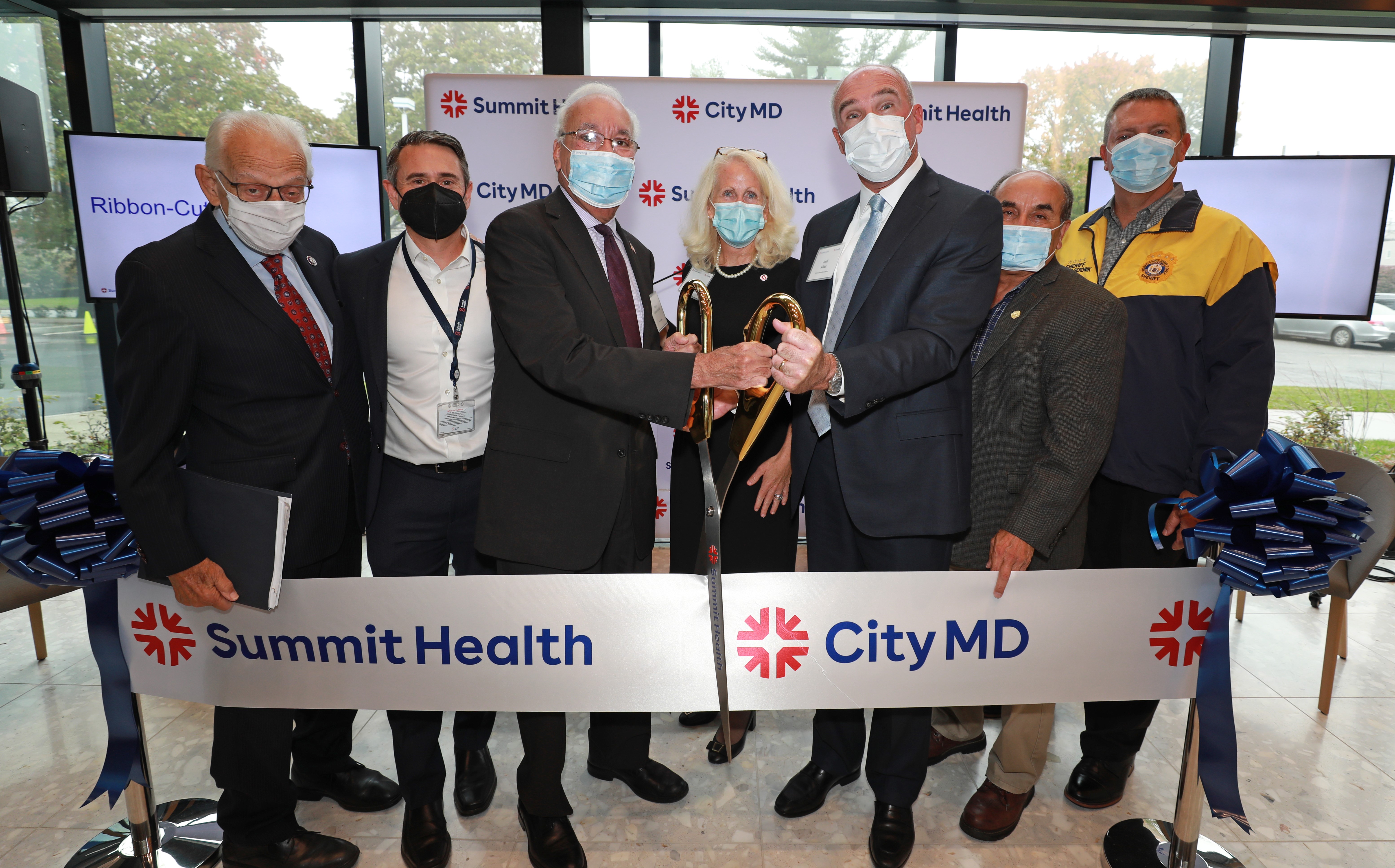 Clifton Hub ribbon cutting